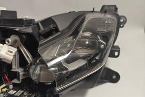 Faro Anteriore Originale Yamaha T-Max 560 (2024)