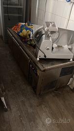 Frigo basso acciaio inox a sportelli