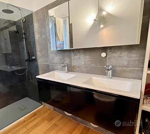 Mobile bagno, lavabo, mobile specchio, faretti