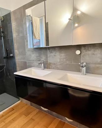 Mobile bagno, lavabo, mobile specchio, faretti