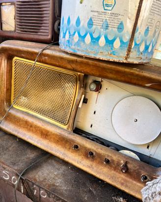 Radio antiche da restaurare