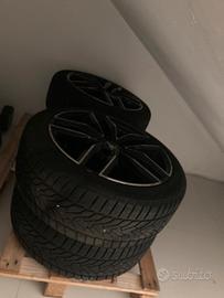 Cerchi con gomme R 17