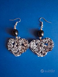 orecchini realizzati a uncinetto 