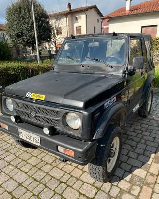 Land Rover Suzuki Samurai  4x4