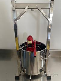 Torchio con pistone idraulico