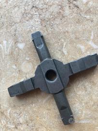 Crocera cambio vespa 180 ss +altri ricambi orig.