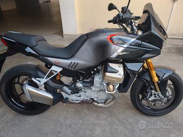 Moto Guzzi V 100 Mandello S