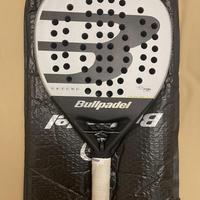 Racchetta da padel marca BULLPADEL 2025