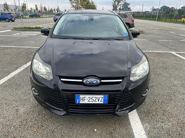 FORD FOCUS 2014!prezzo trattabile!!!