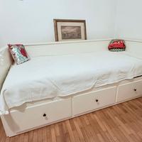 Letto-divano IKEA HEMNES con materasso.