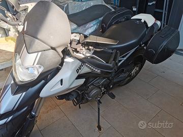 Ducati hypermotard 796 