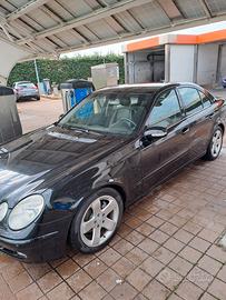 Macchina mercedes perfetta