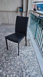 Sedie in ecopelle con struttura in ferro