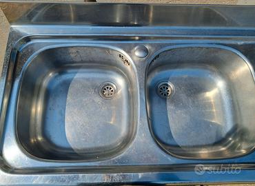 Lavello inox a due vasche con gocciolatoio