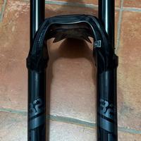 Forcella Fox 32 float rhythm da 29’m