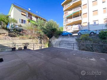 MAGAZZINO A SAVONA