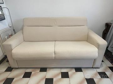 Divano letto matrimoniale colore crema/beije