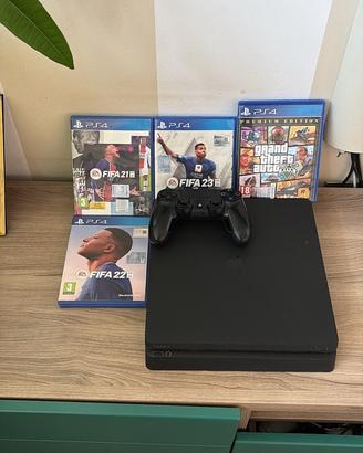 PS4 Slim 500GB + Controller + 4 Giochi