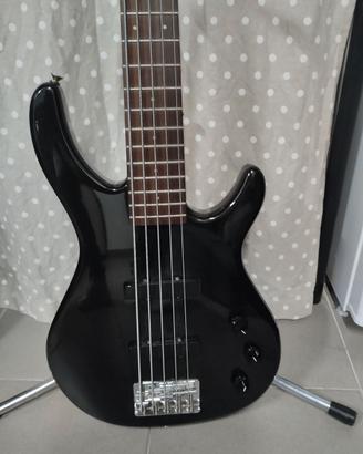 Squier by Fender. 5 corde made indonesia