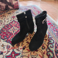 Stivaletto Geox in camoscio con fibbia