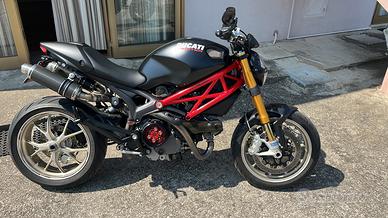 Ducati monster 1100s