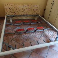 Svendita letto senza materasso