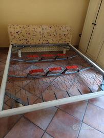 Svendita letto senza materasso