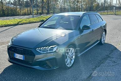 AUDI A4 Avant 45 TFSI quattro S tronic S line edit