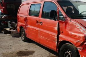 HYUNDAY H1 2001 INCIDENTATO DA SISTEMARE