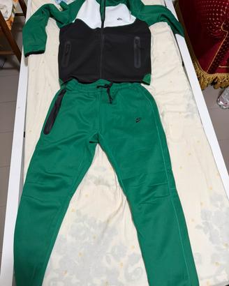 Tuta Nike tech