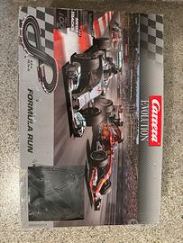 molti componenti pista Carrera Evolution