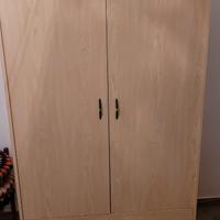 Armadio in truciolato color beige con doppia anta