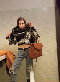 Cameriera/barista o operaio di fabbrica