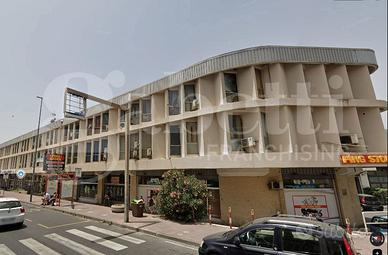 Contesse, ampi locali ed uffici