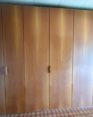 Armadio in legno
