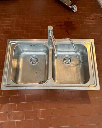 3 lavandini completi di rubinetti per cucina