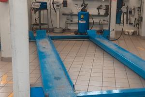 ponte sollevatore auto