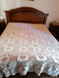 Copriletto all'uncinetto