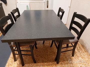 tavolo da cucina  nero e 4 seggiole nere
