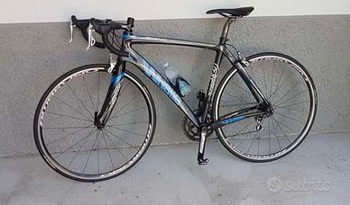 Whistle Crow Full Carbon-shimano 105