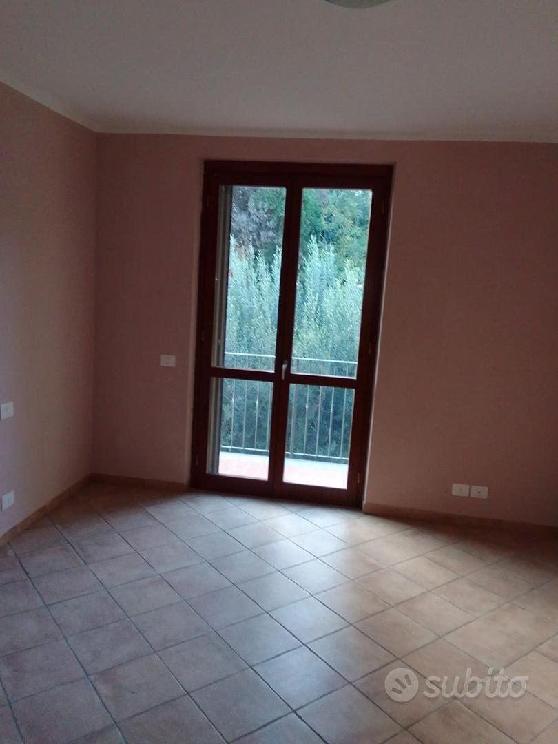 Appartamento vista lago, con due camere e garage - Vista 3