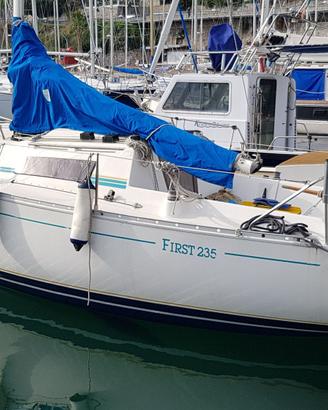 Barca a vela BENETEAU FIRST 235 del 1993
