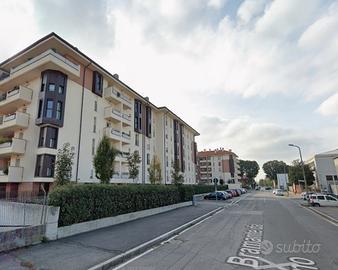 Trilocale con terrazzo a Monza