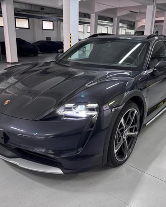 Porsche Taycan Cross Turismo 4S