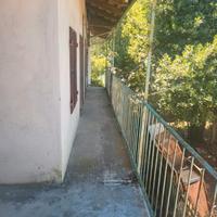 Casa con pozzo giardino box 4 macchine