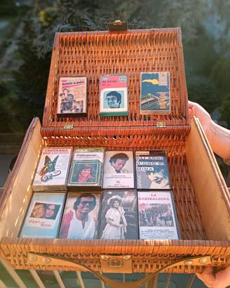 Valigetta Vintage + 21 Audiocassette Anni 70/80/90