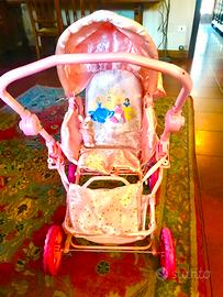 Carrozzina giocattolo principesse
