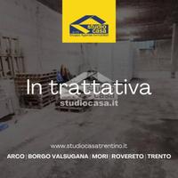 GRANDE MAGAZZINO-RIMESSA
