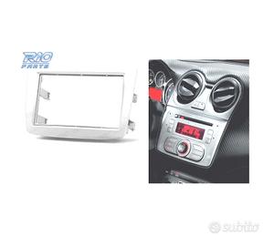 Telaio grigio radio 2-DIN per Alfa Romeo MiTo.