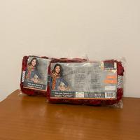 Gomitoli di filato rosso